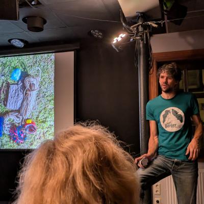 Pxl 20251017 184244102.mp