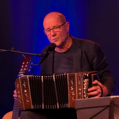 Pxl 20251014 180139508