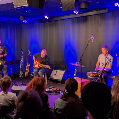 Pxl 20250829 175351126.mp