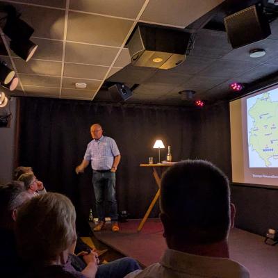 Pxl 20250404 184201193.mp