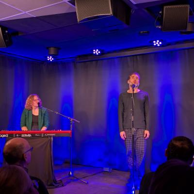 Pxl 20251203 191257412